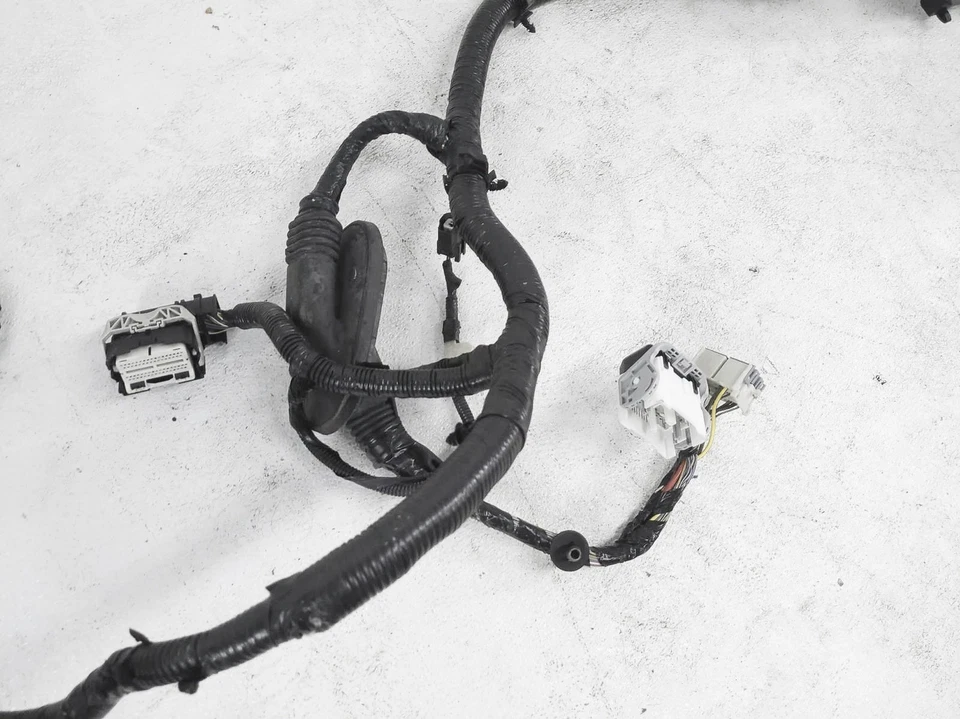 Arnés de cableado caja de fusibles Ford Fusion 2014-2016 para sala de motores - Gg9t-12A581-Xe Foto 2 de 4