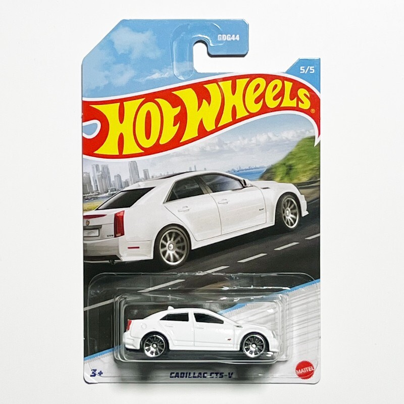 Mattel Hot Wheels 2022 HW Luxury Sedens #5 Cadillac CTS-V (White