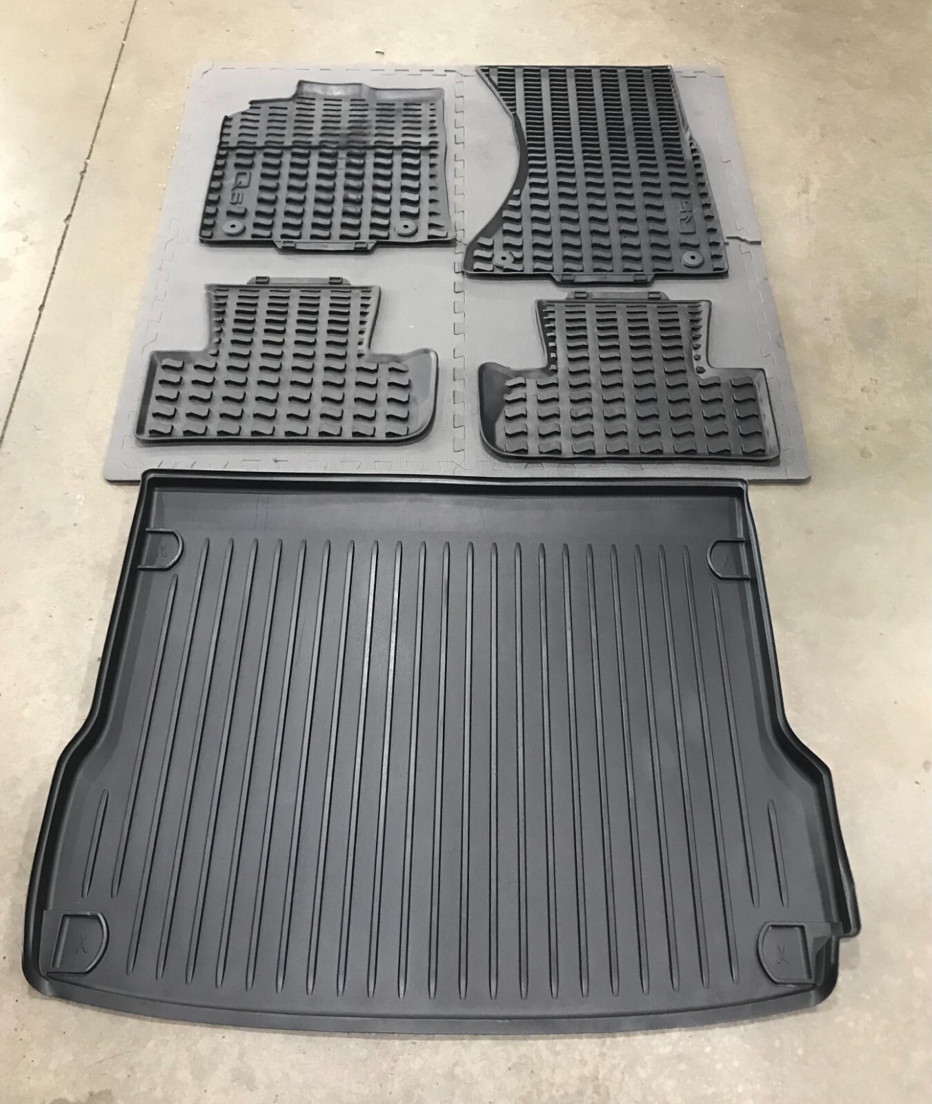 20092017 Audi Q5 SQ5 All Weather Floor Mat Set And Cargo Mat Genuine OEM Black eBay