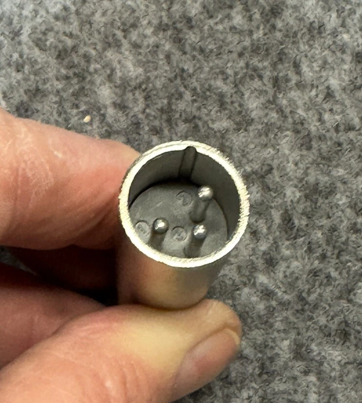 XLR3  Male Plug To RCA Phono Socket Adaptor - Image 2 of 3