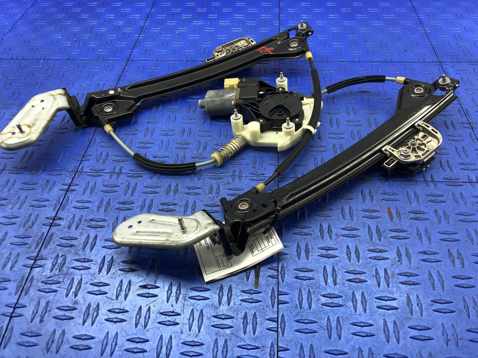 2014-2019 MASERATI GHIBLI REAR RIGHT DOOR WINDOW GLASS REGULATOR W/MOTOR OEM