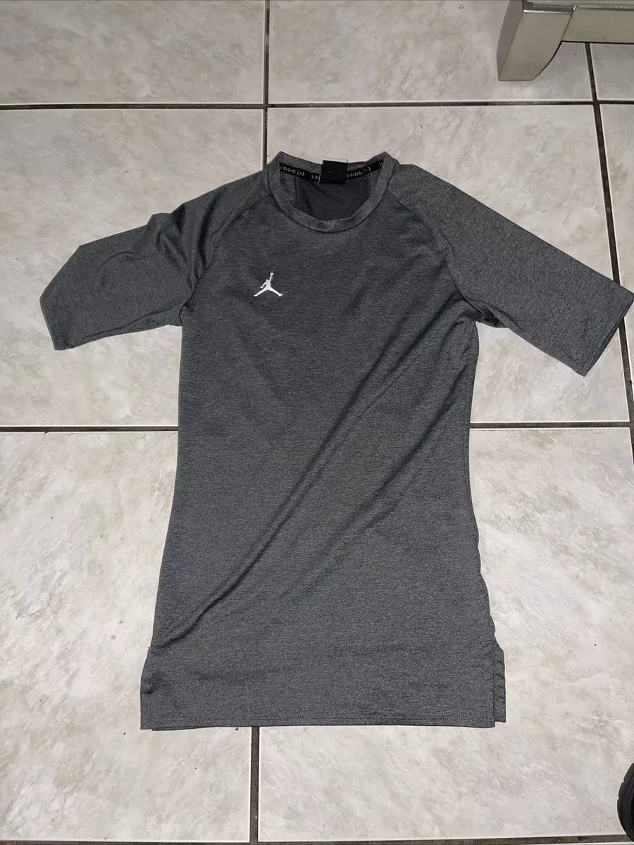 Jordan Mens Compression Shirt sz Small gray used