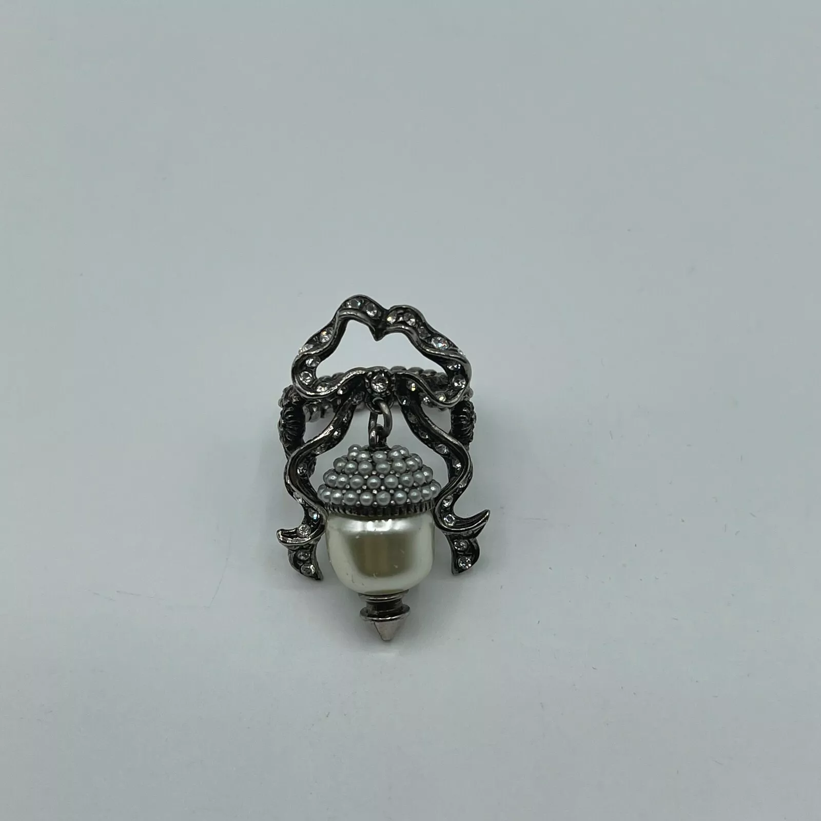 Bague femme Gucci en argent vieilli avec détail cristal et perles M 504376 8133
