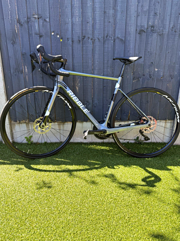 Ribble R872 Disc Carbon Road Bike Medium 53cm Shimano 105 Hydraulic Disc