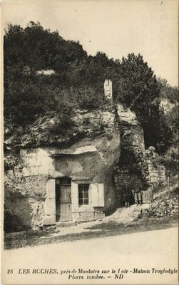 Old postcard MONTOIRE-sur-le-LOIR - Maison Troglodyte Pierre fallen (128061)