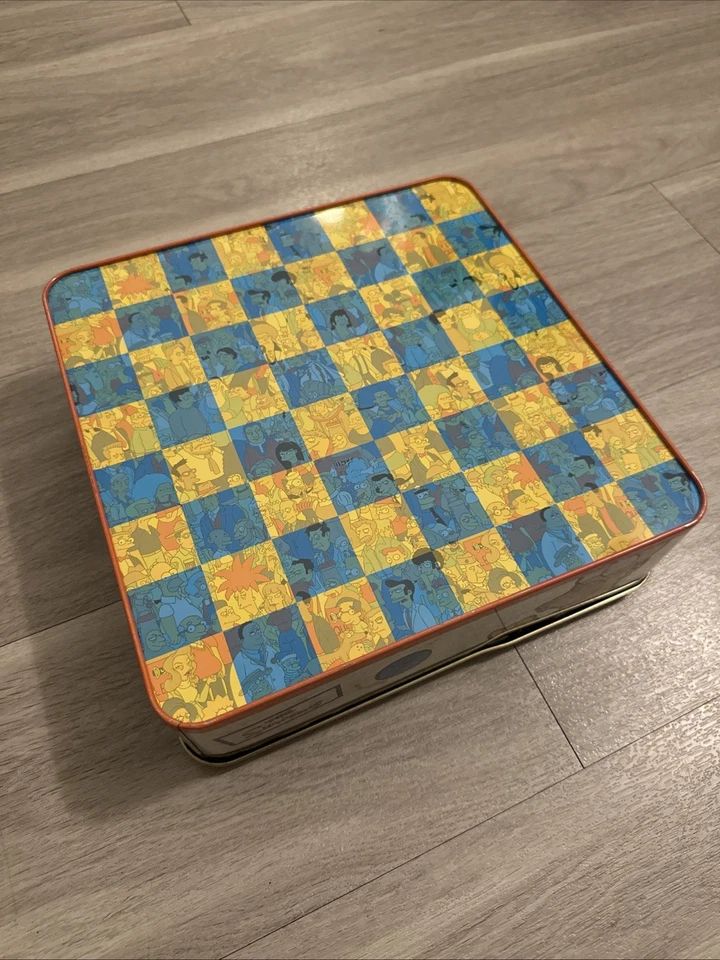 The Simpsons Vintage Chess Set in Tin Collectors Box 100% Official 1998 - Image 4 of 4
