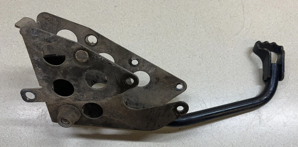 2011 Polaris Sportsman 850 XP задний тормоз педаль / рычаг - Изображение 2 из 3