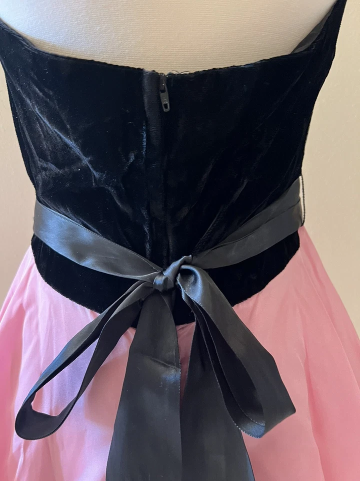 Roberta De Colección Años 80 50 Estilo Halter Vestido Mini Terciopelo Rosa Barbie Tafetán 11/12 Y Foto 4 de 4