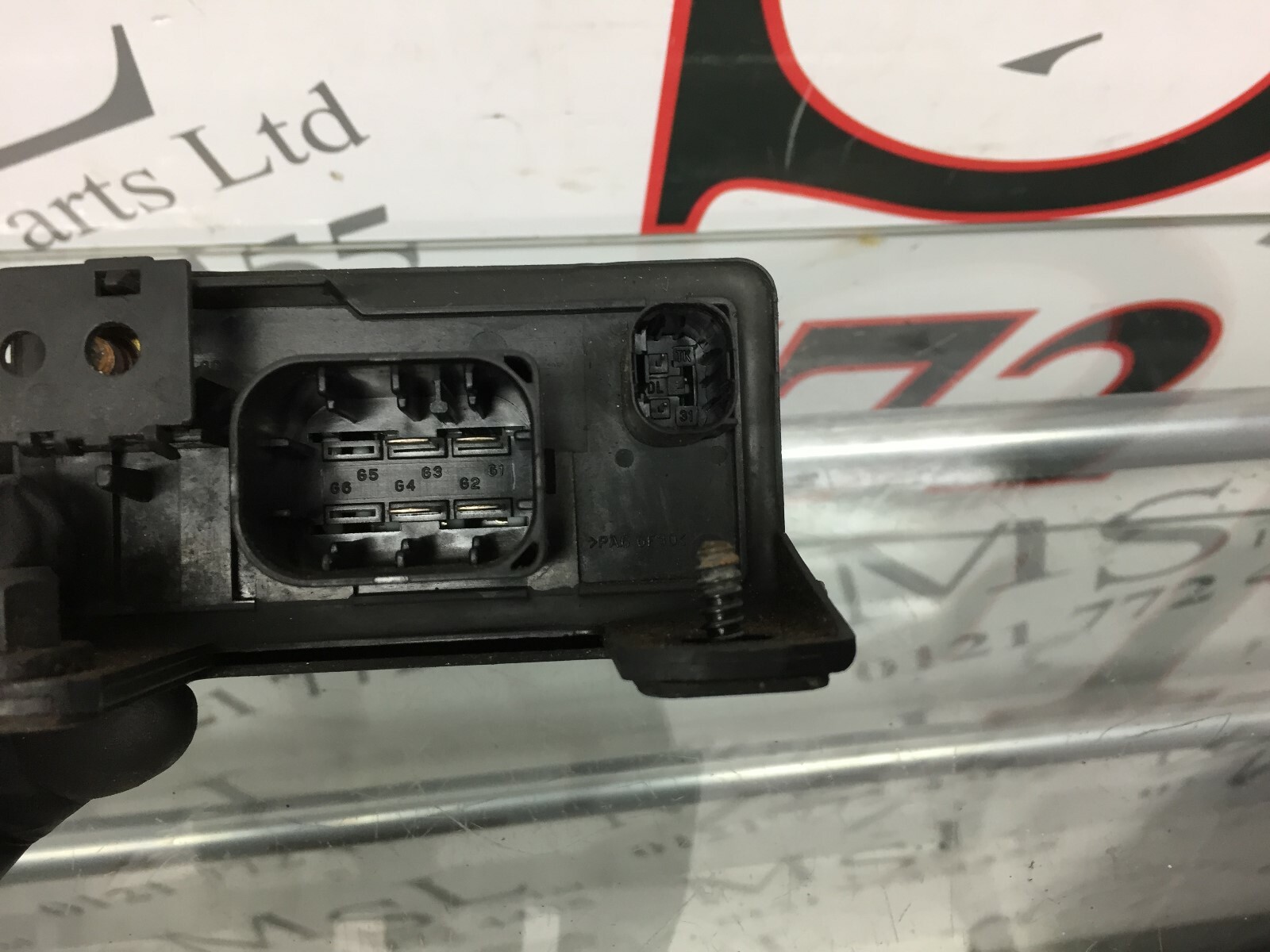 (AS) MERCEDES BENZ GENUINE W211 E CLASS GLOW PLUG RELAY 4 PIN