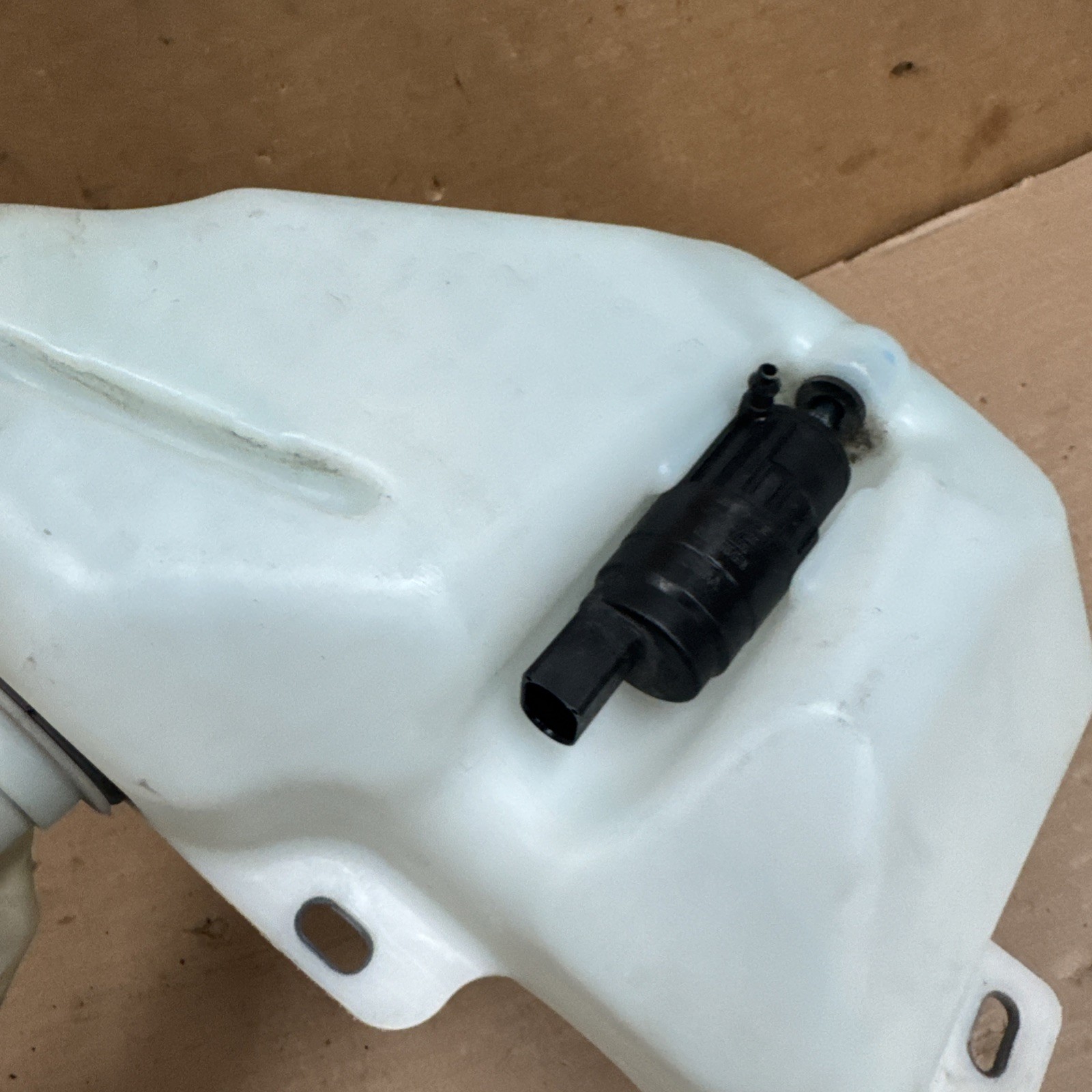 Audi R8 2010-2014 Washer reservoir