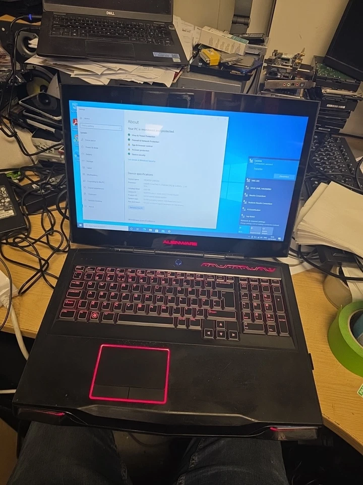 Dell Alienware M17x Core i7-2670QM @2.40GHz LAPTOP, 6GB RAM, 320GB HDD. - Image 2 of 4