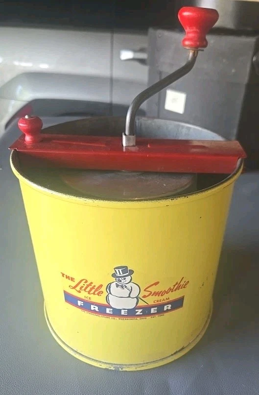 Vintage “THE LITTLE SMOOTHIE” Hand Crank Ice Cream Freezer Maker Wapakoneta Ohio
Opens in a new wind