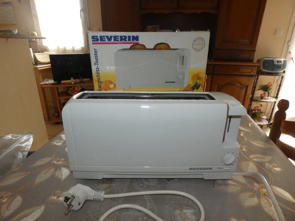 NEUF Grille pain SEVERIN Ref AT 2545 Langschlitz toaster Blanc - Image 2 of 4