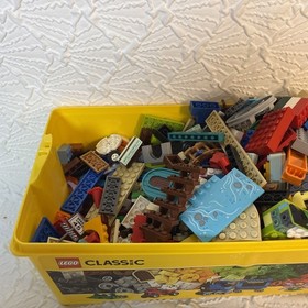 LEGO CLASSIC Yellow Plastic Brick 10696 Loaded With Over 3 Lbs Of LEGOS