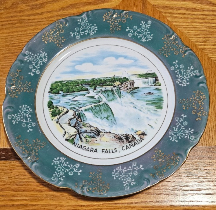 Vintage Niagara Falls Canada Souvenir Plate (Cassidy  Montreal-Toronto)