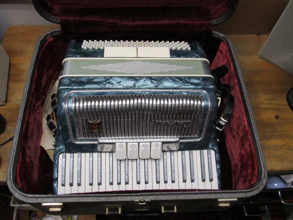 Vintage Camerano Accordion In Case, VERY NICE - Image 2 of 4