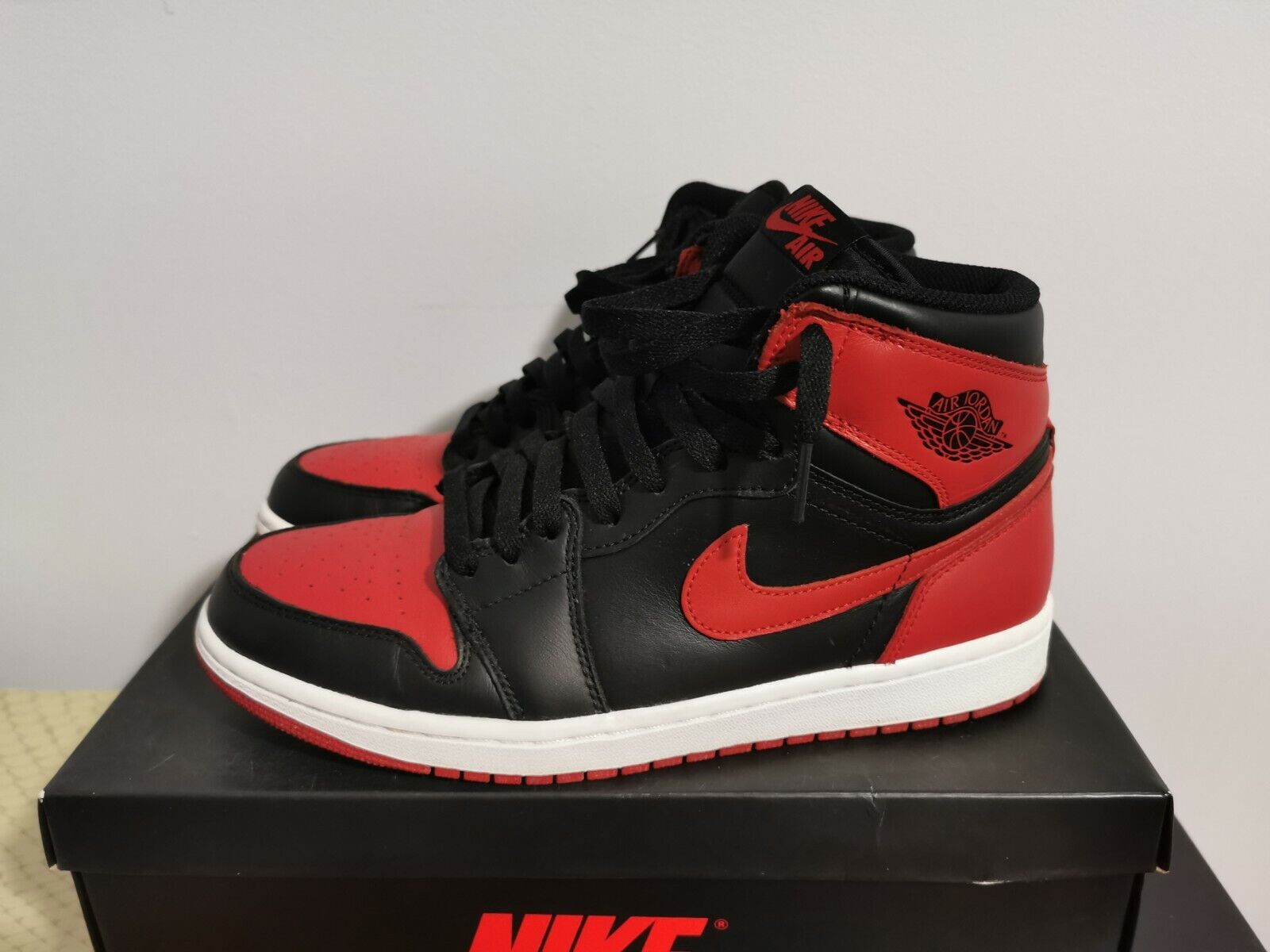 Air jordan 1 retro high og bred 2013 555088-023 size 9