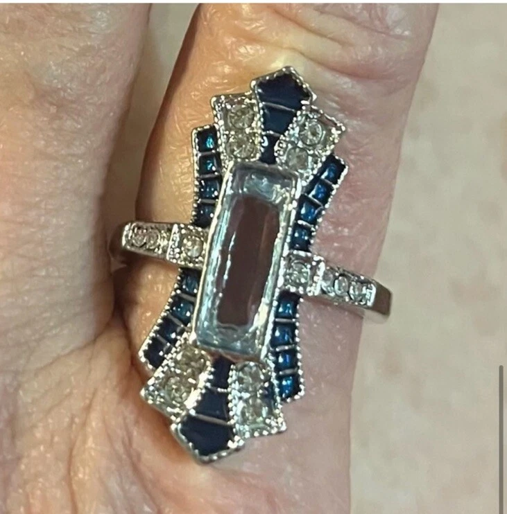 Anillo Vintage Azul Claro, Chapado en Oro Blanco, Detalle Esmalte, Piedras Circonitas. Foto 4 de 4