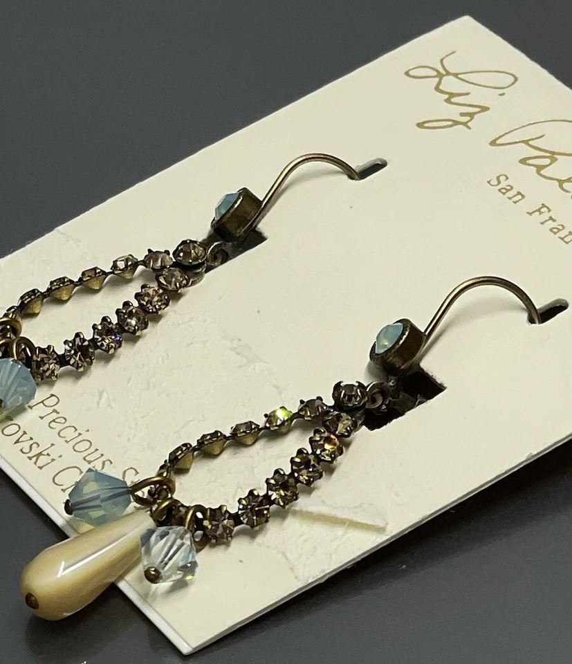 Brincos femininos Liz Palacios longos perfurados folheados a ouro pérola de cristal Swarovski 2"" - Imagem 2 de 4