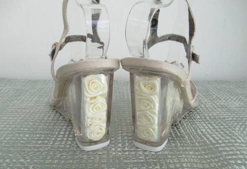 Poetic License London Sz 8.5 M Lucite w/Roses Wedge Peep Toe Bride Shoes Sandal - Picture 8 of 16