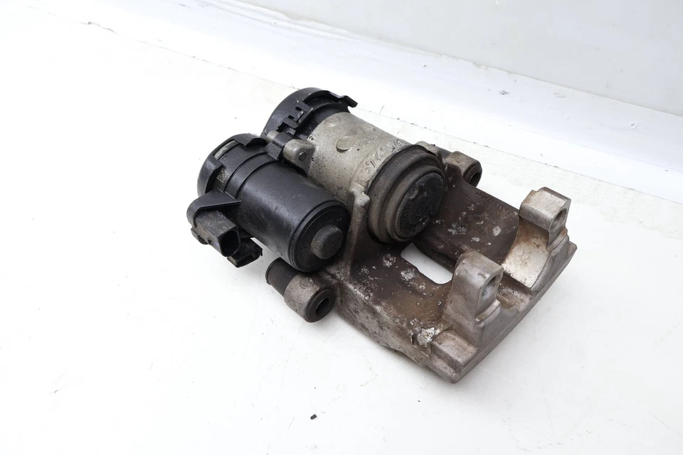 2017-2023 MERCEDES-BENZ C43 AMG - REAR Right Brake Caliper 2534231298 - Image 3 of 4