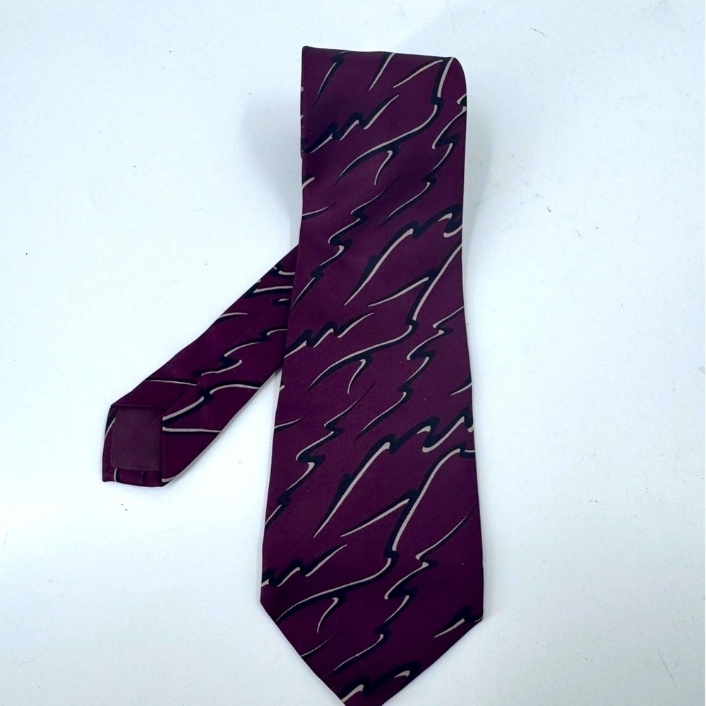 Giorgio Armani Red / Black 100% Silk luxury Tie