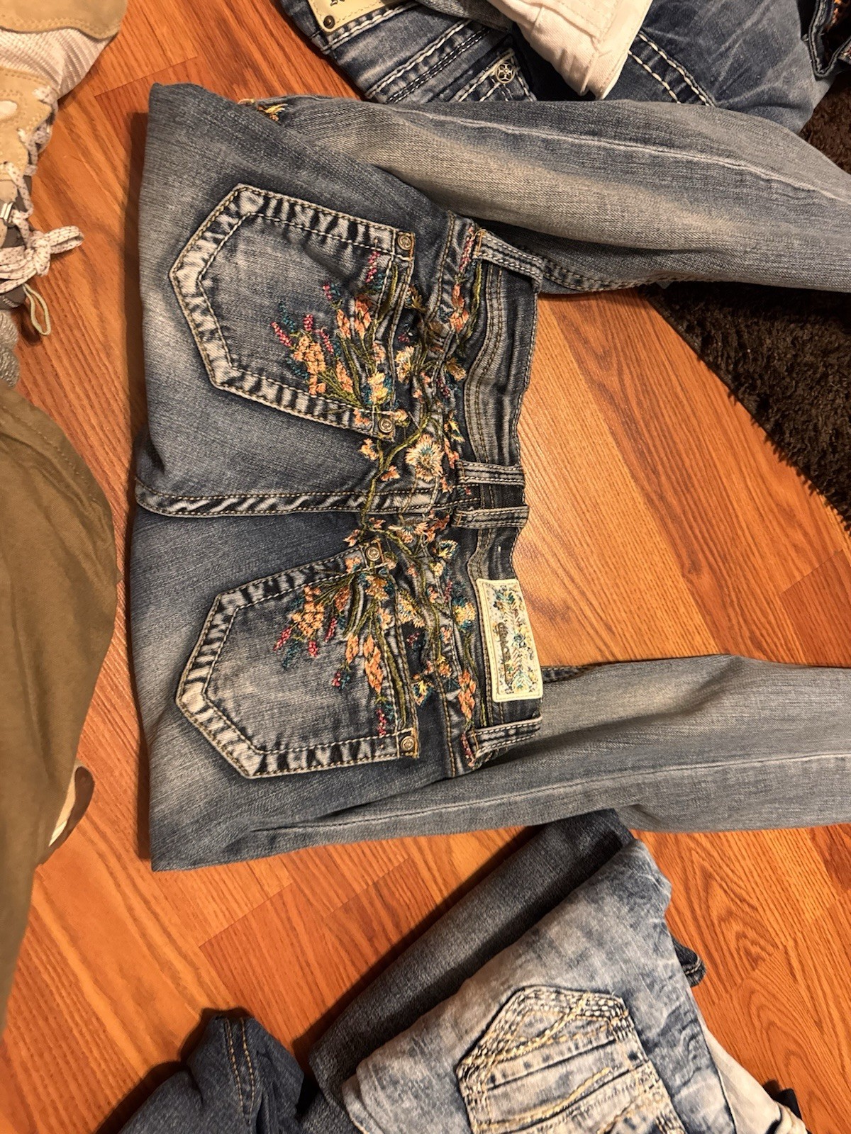 Grace Jeans with Floral Embroidery Boot Cut Jeans, Size 26