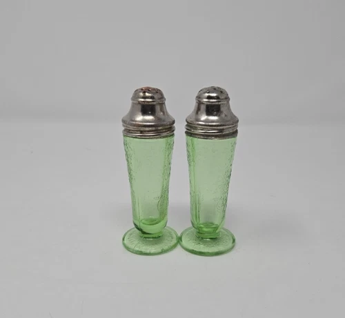 Vintage 1930s Hazel Atlas Florentine Lace Uranium Green Salt Pepper Shaker Pair