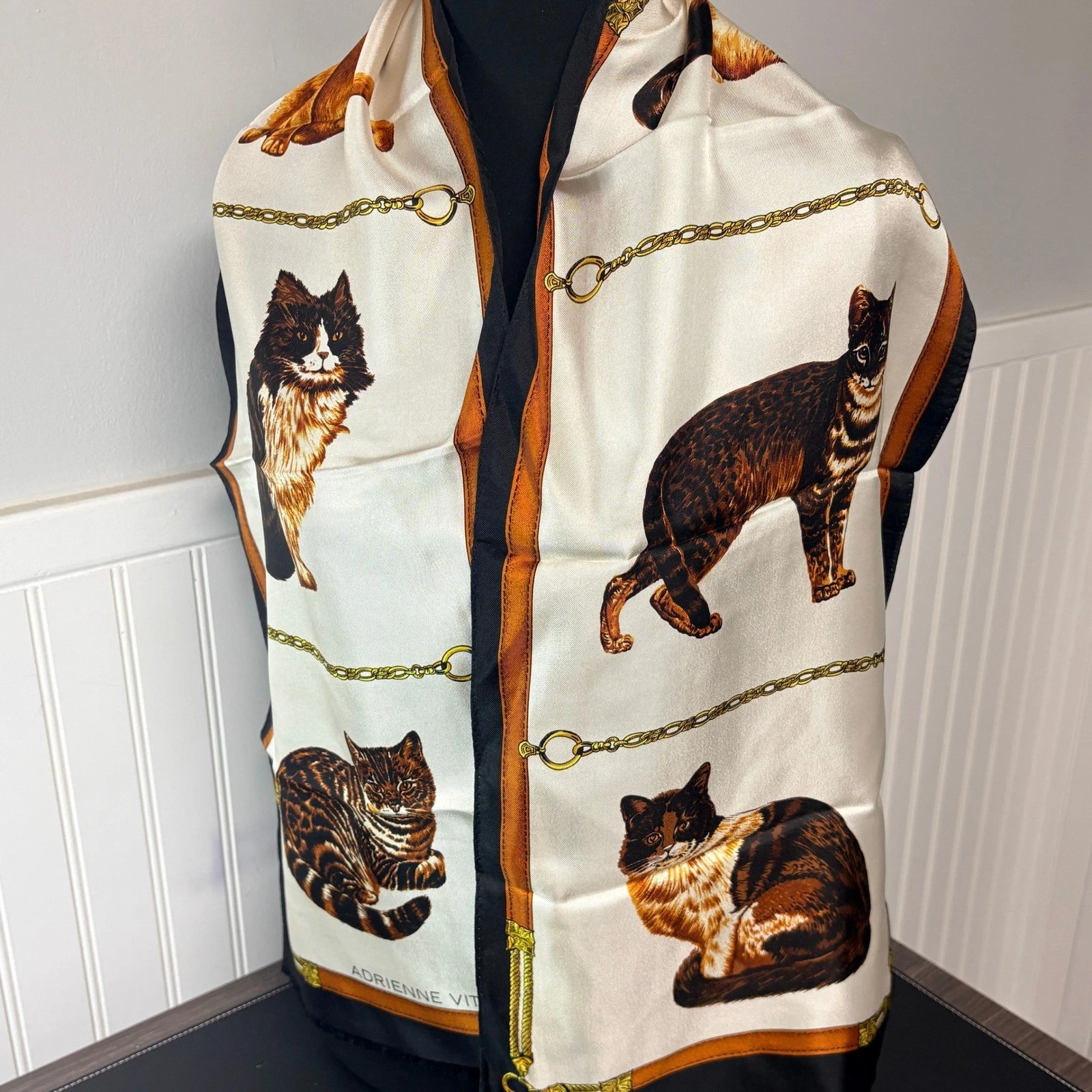 Adrienne Vittadini Silk Scarf Cat Animal Print Gold Chain
Opens in a new window or tab