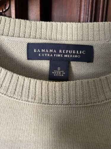 Maglione girocollo Banana Republic UOMO SMALL lana merino extra fine righe cachi - Foto 3 di 7