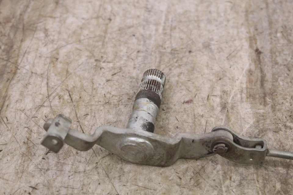 Задняя тормозная тяга/шарнирный вал 1980 YAMAHA XJ650 XJ 650 MAXIM - Изображение 2 из 4