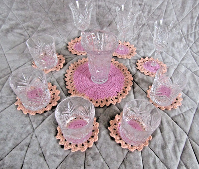 8er Set handgefertigte Baumwolle gehäkelte Untersetzer + großes Tischset rosa/orange