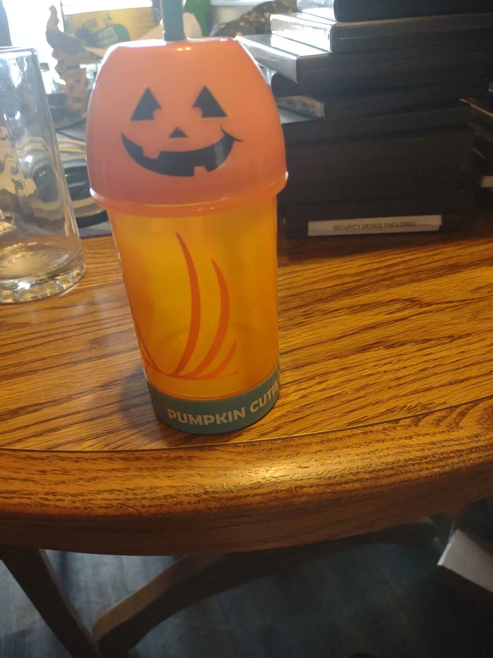 Taza para sorber intermitente iluminada edades 3+ 10 fl oz Halloween temática calabaza Cutie Foto 2 de 4