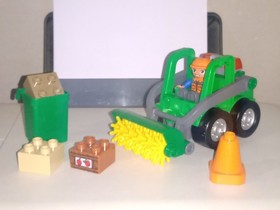LEGO DUPLO ROAD SWEEPER SET#4978 RETIRED SET VHTF GUC ( READ DETAILS)