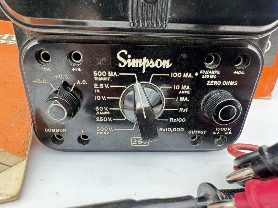 De colección Simpson 260 Series 8 Voltios-Ohm-Miliamímetro Caja de Fábrica-Cables de Estuche Manual Foto 3 de 4