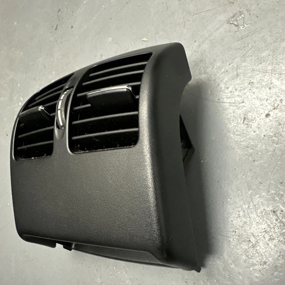 Mercedes-Benz W204 C250 C300 2008-2011 consola central trasera rejilla de ventilación de aire OEM Foto 3 de 4