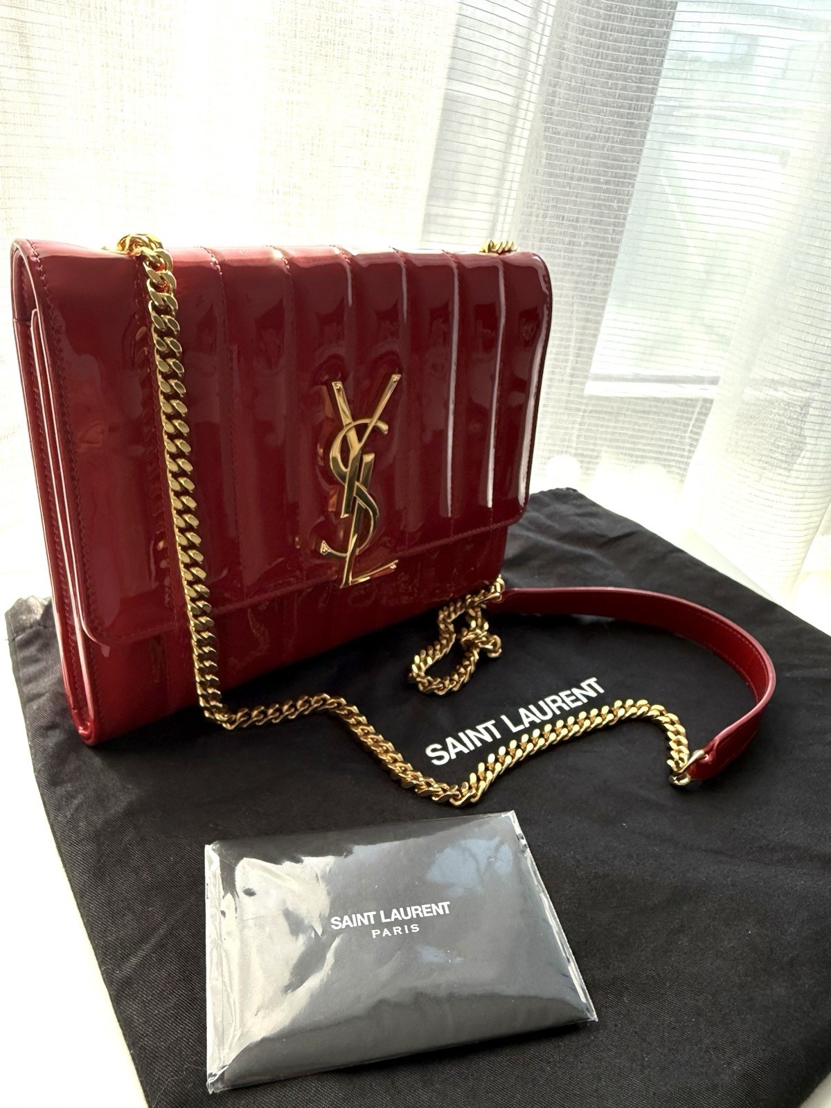 Borsa Yves Saint Laurent Vicky rossa