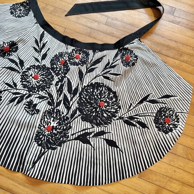 Vintage 1950s APRON Graphic Black White W/ Red Buttons 50s Novelty