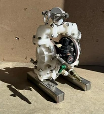  Sandpiper S05B2K2TPNS000 ½" Diaphragm Pump W/ Regulator, Filter, & Dust Cap
