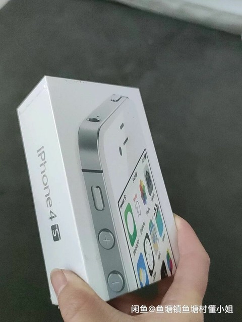 目玉商品 Iphone 4s White 16 Gb Simフリー シンガポール版 人気カラー再販