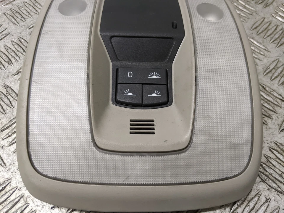 Luz interior (delantera) Volvo S40 S D Mk2 berlina 4 puertas 2004-2010 39860844 Foto 3 de 4