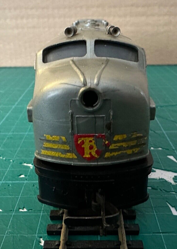 Triang Railways R55/57/58 DUMMY Diesel Locomotive OO GAUGE Silver/Red - Bild 8 von 11