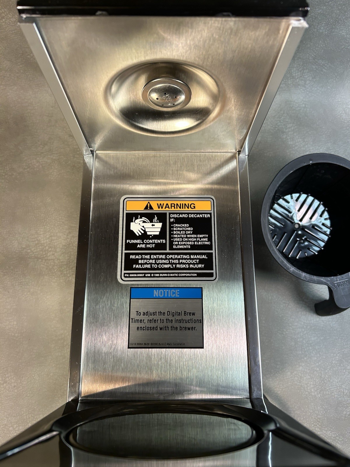 BUNN   A-10 COFFEE MAKER  EXCELLENT CONDITION USA