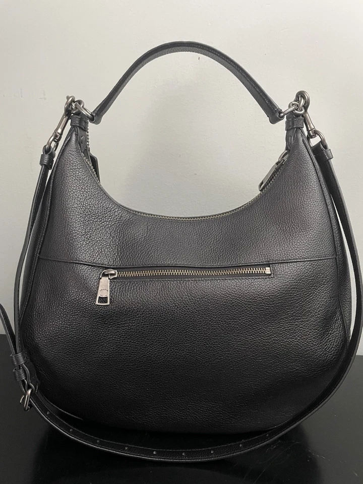 Bolso Hobo Convertible COACH con Remaches Pradera Cuero Negro/Herrajes Gunmetal Foto 2 de 4