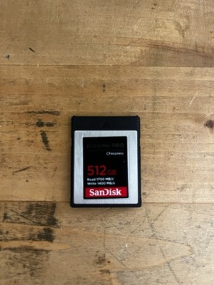 SanDisk Extreme Pro CFexpress Type B Memory Card 512gb And Card Reader Excellent