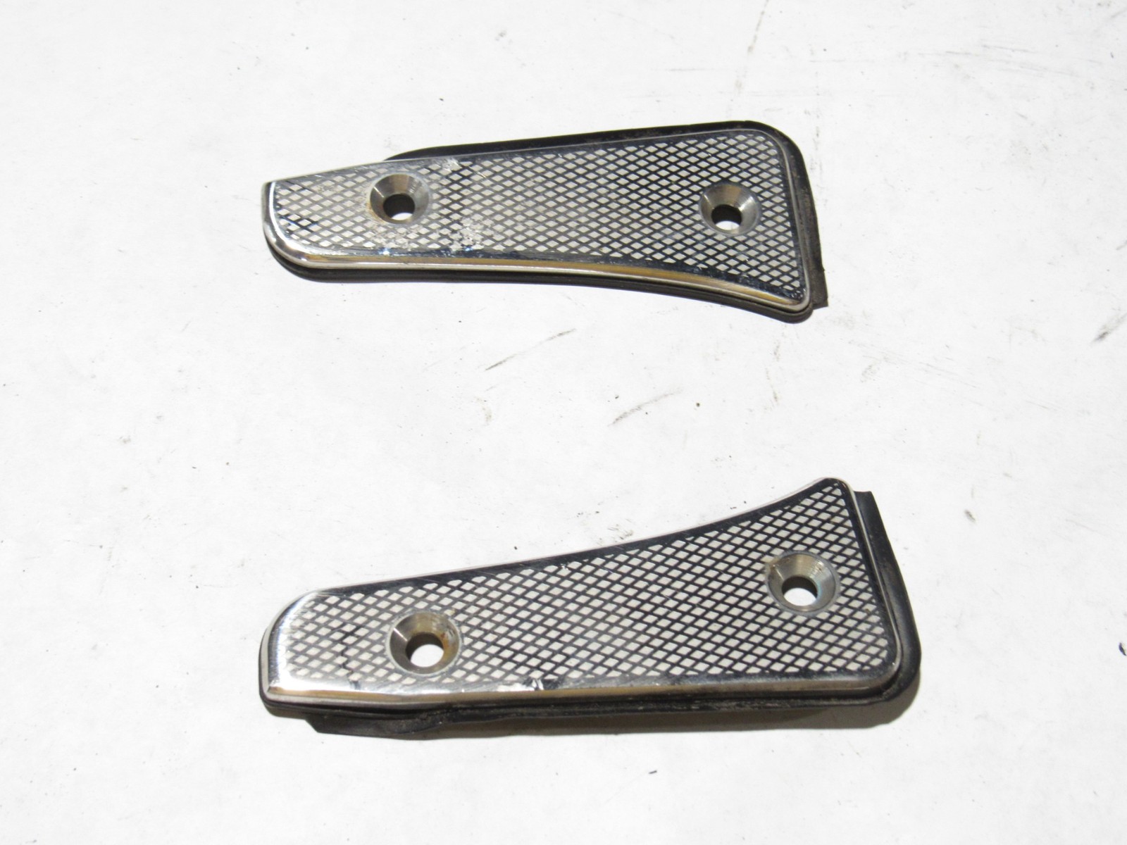 Bentley Continental GT 2012 Rear Right Left Bumper Plate Gasket Set 11-18 ;#3