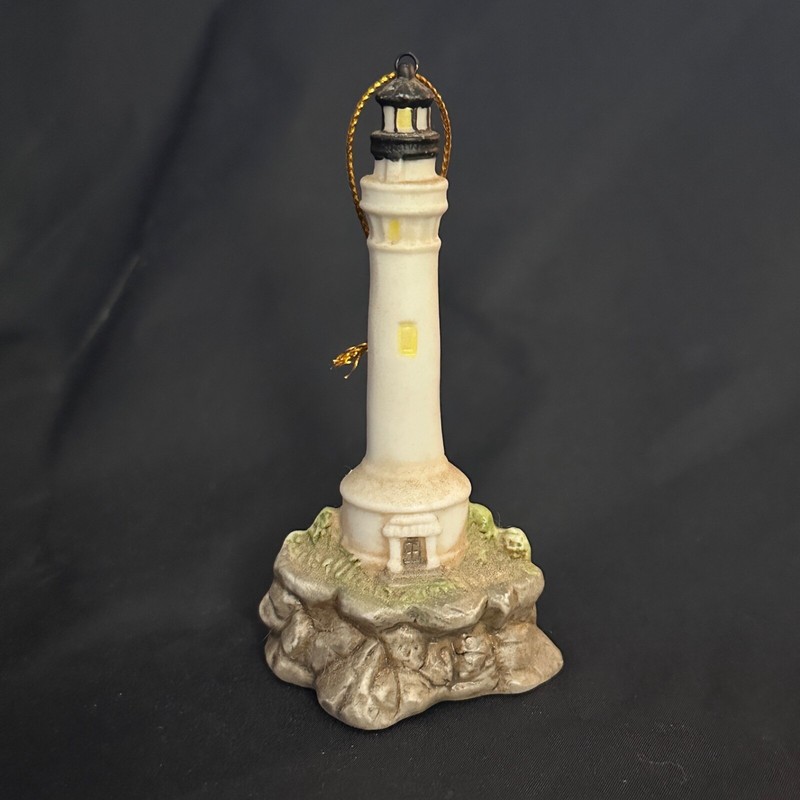Vintage Point Arena CA Lighthouse Ornament 1998 COSMOS 3.75" EUC Collectible