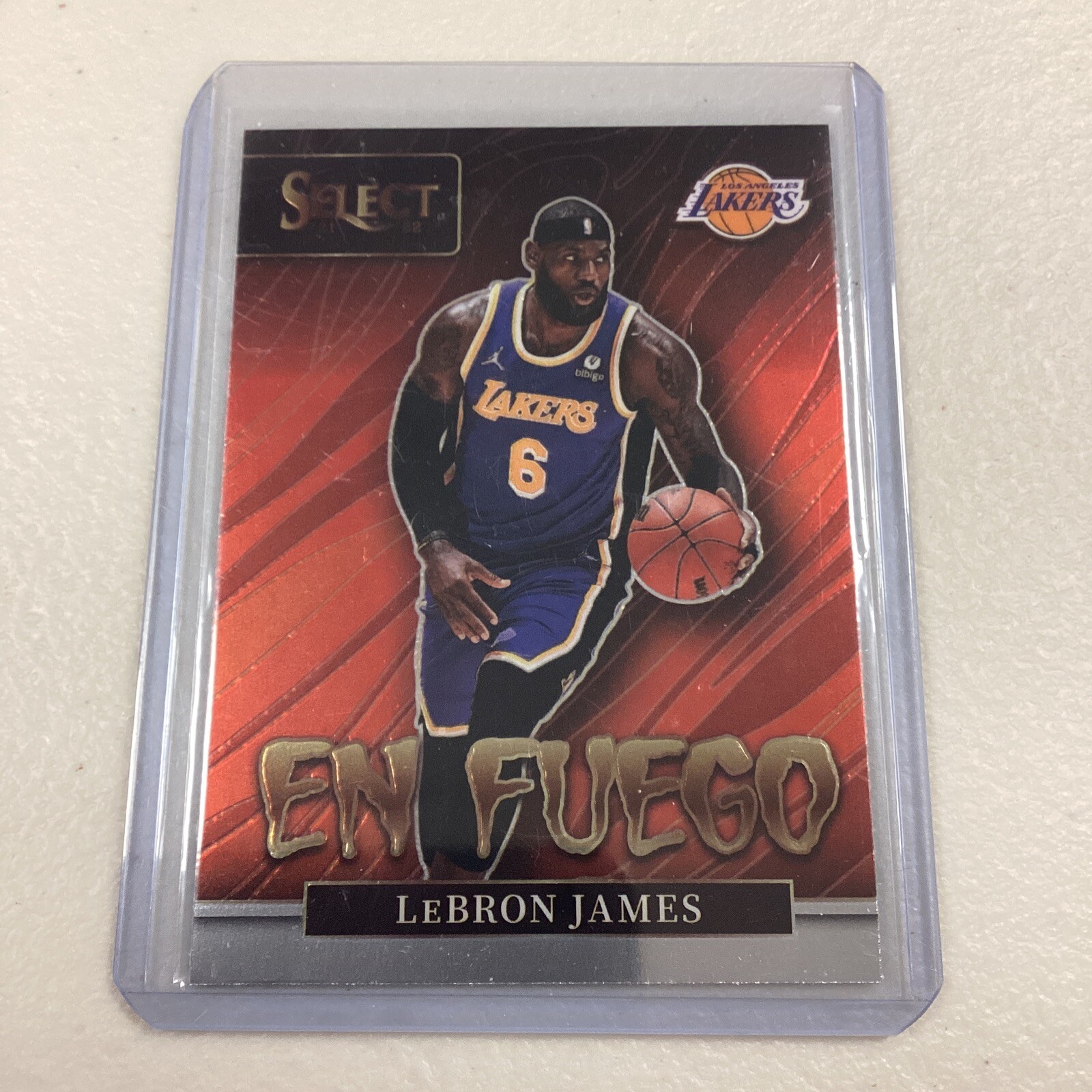LeBron James 2021-22 Select En Fuego Insert Los Angeles Lakers #8