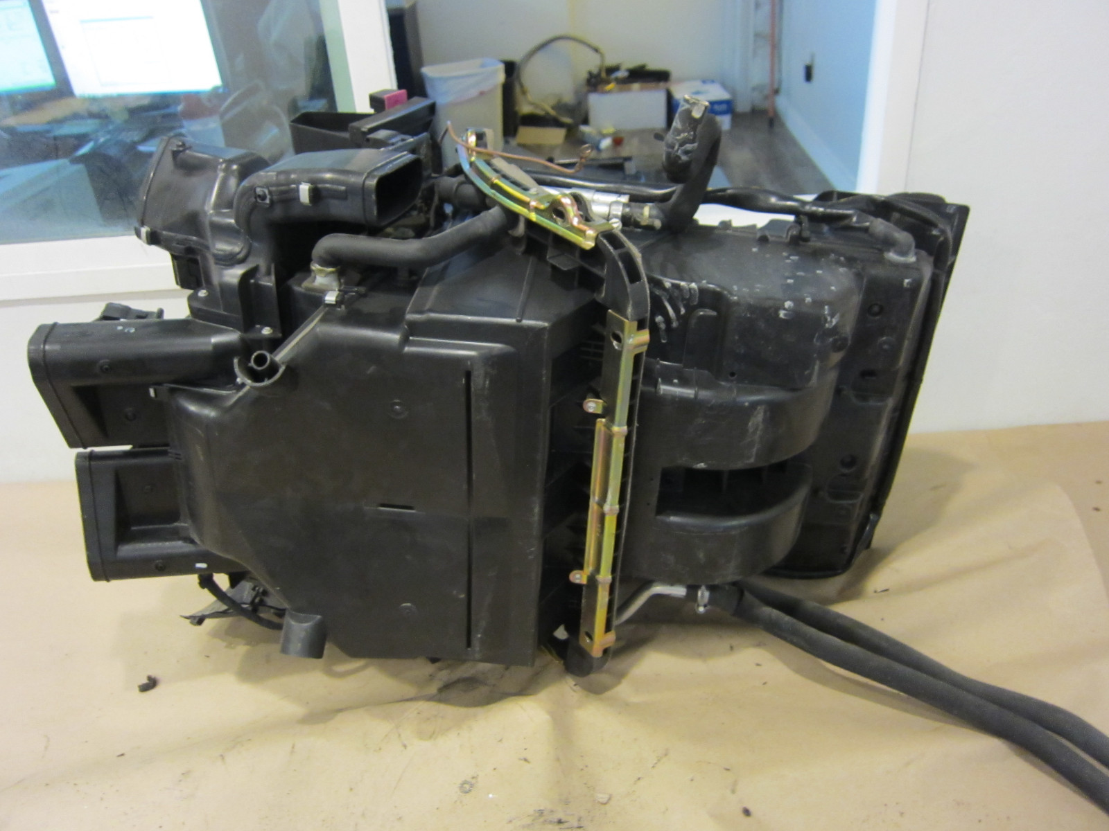 Bentley Continental Flying Spur. Heater Blower Box/Evaporator Box # 3D1820003M