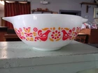Pyrex Friendship Birds 443 2 1/2 Quart appears unused